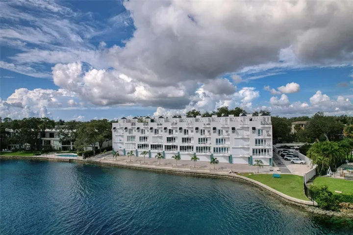 The view from rear of Bayshore on the Boulevard