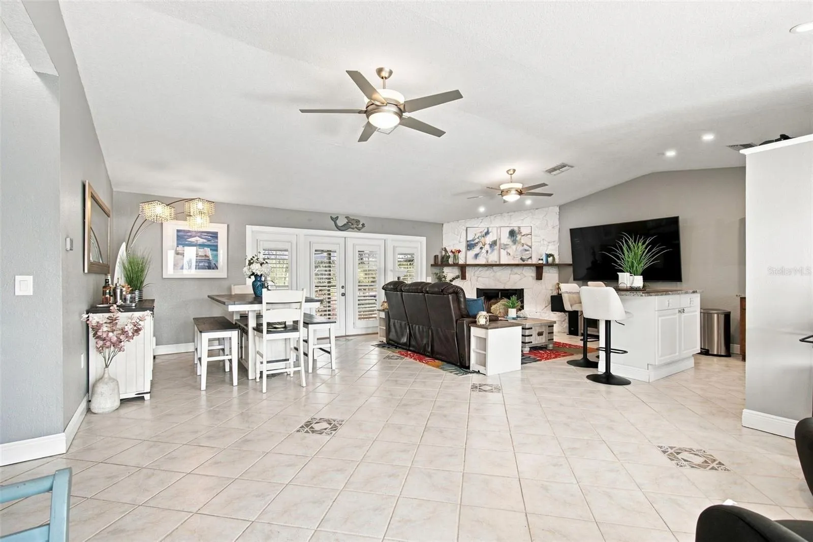Great Room/Entry