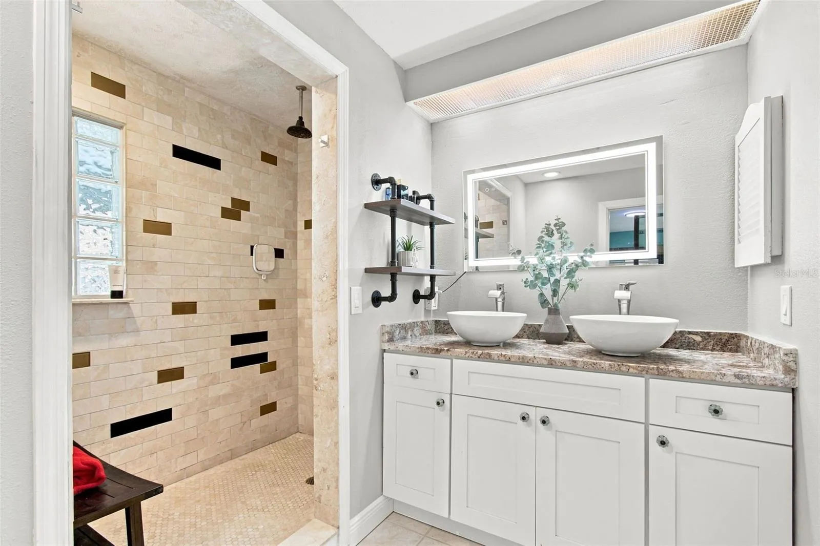 Primary En Suite Bath