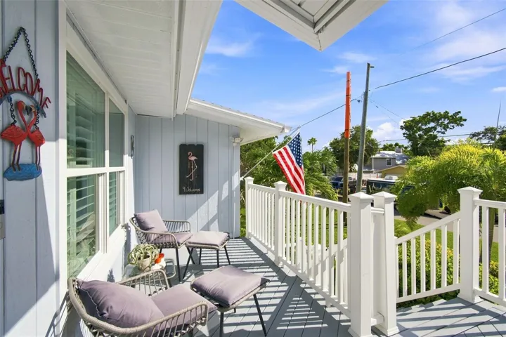 Front Porch/Deck