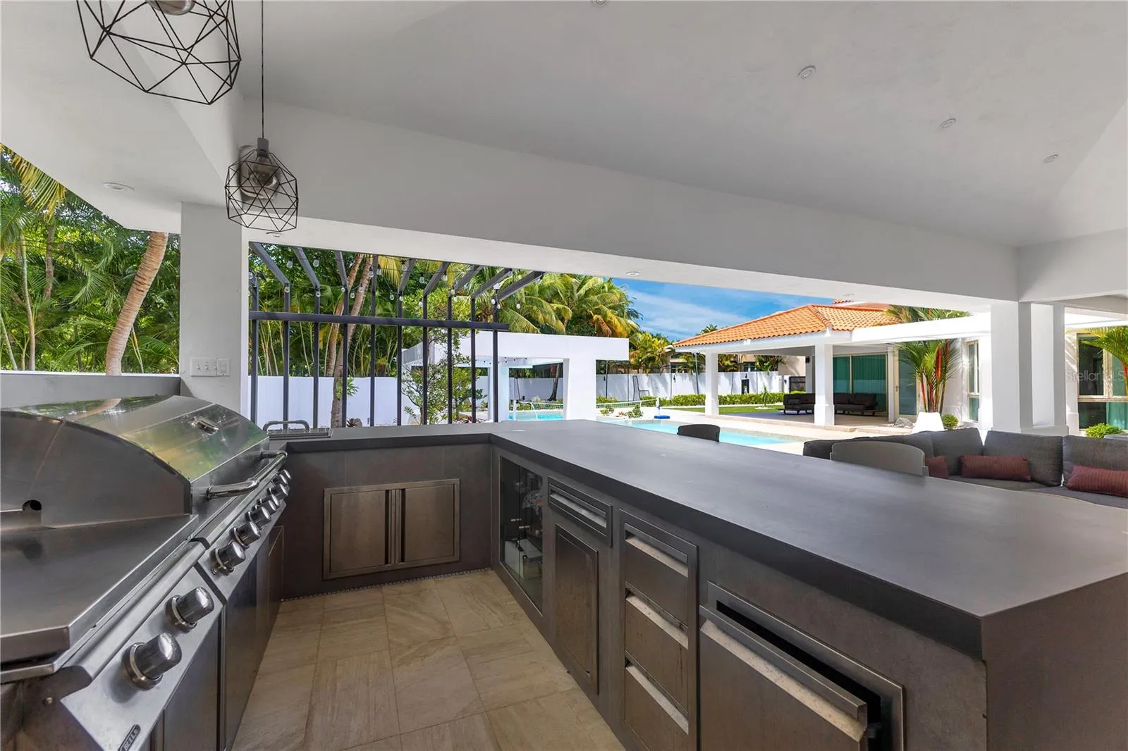 Outdoor Kitchen