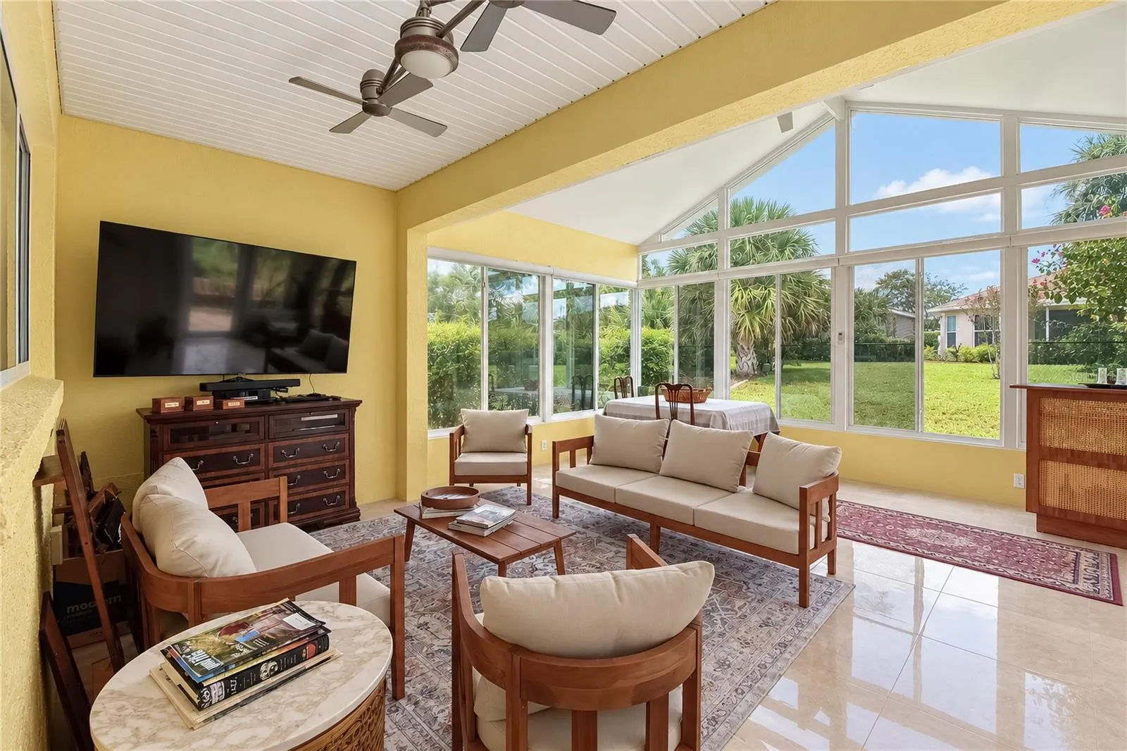 Extended Lanai Flooding with Natural Light