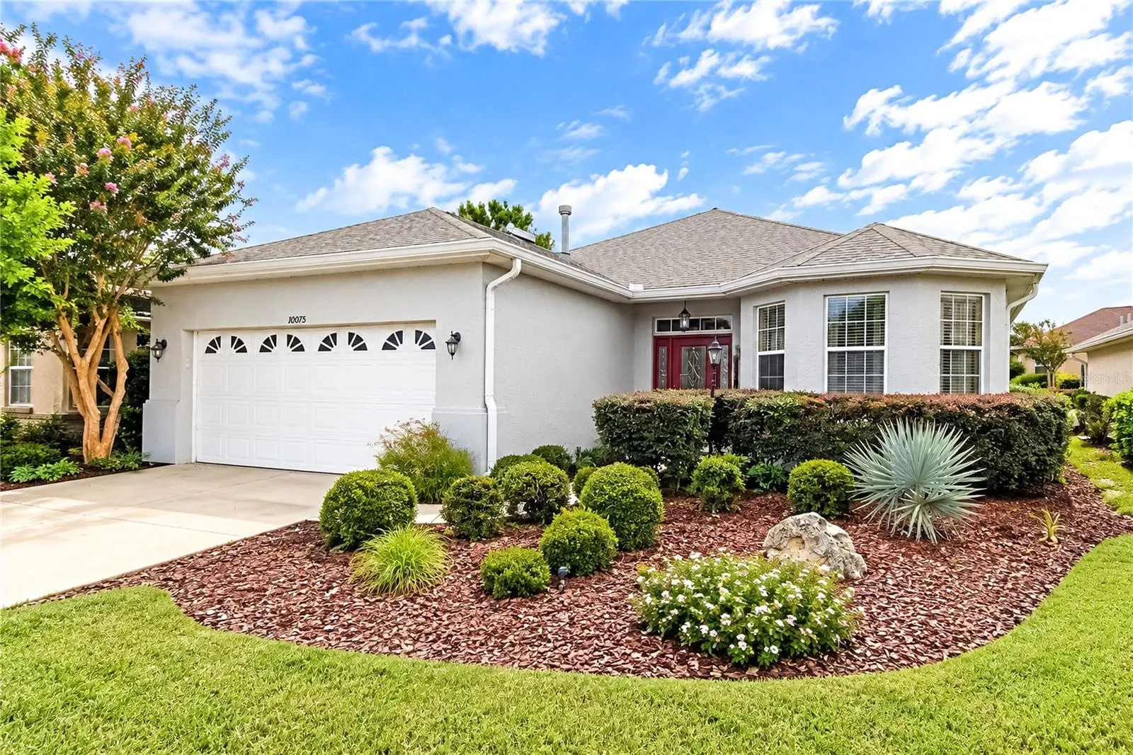 Beautiful 2 Bedroom Home with Flex Room