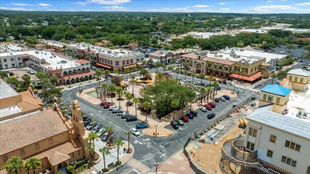 Food, Shopping, &amp; Nightly Entertainment at the Sqaure
