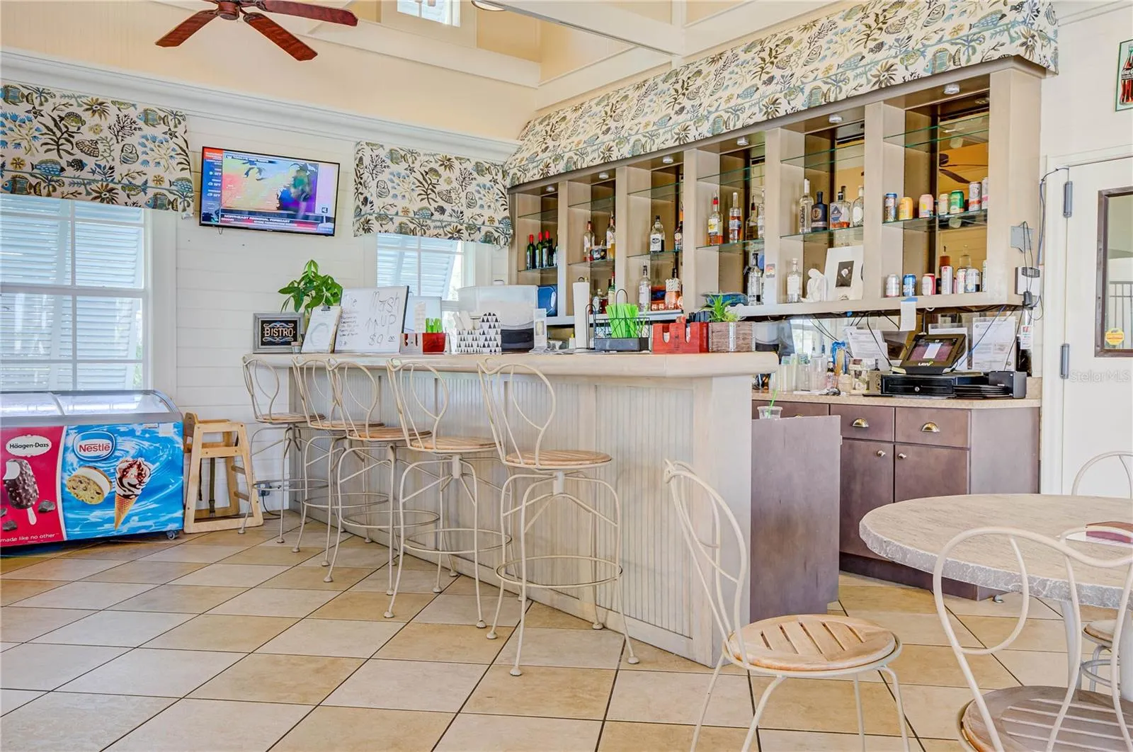 Cinnamon Beach Grille