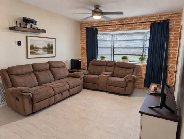 Accent wall and bay window for natural light