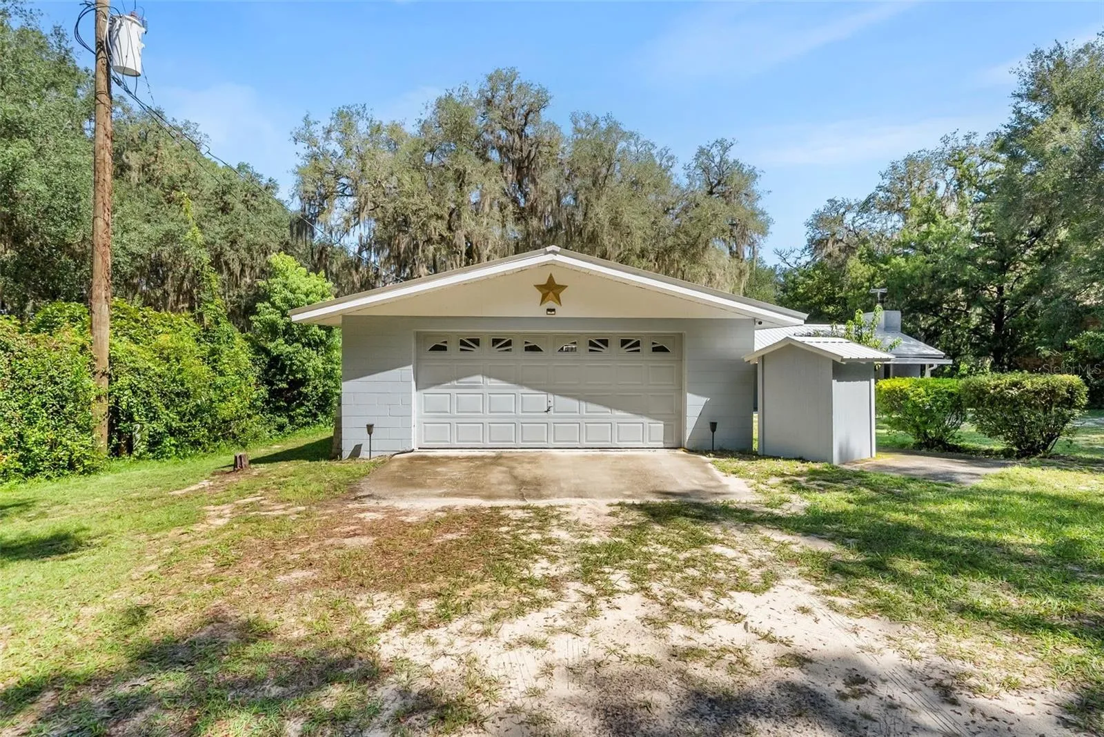 2 car garage/built-in storage