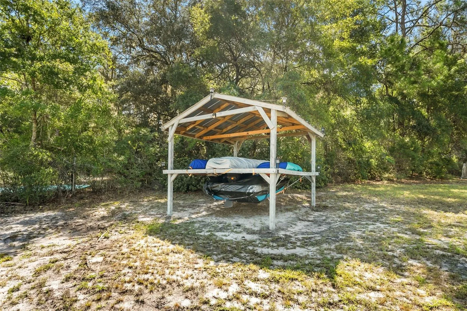 Kayak/paddle board shelter