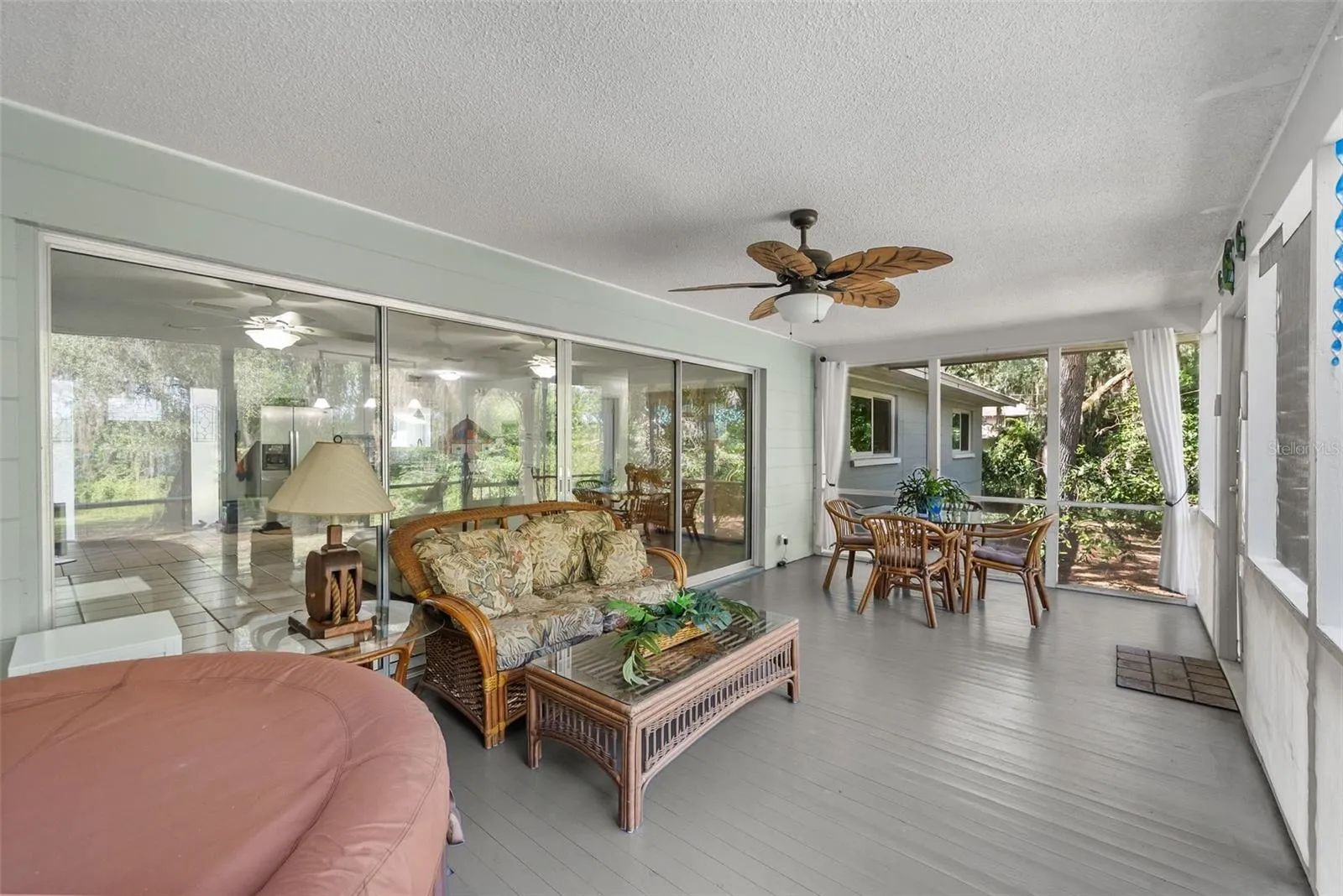 Spacious, screened lanai