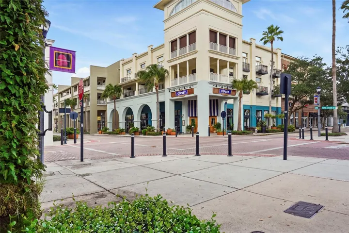 Enjoy dining and entertainment just moments from home in Baldwin Park’s Village Center.