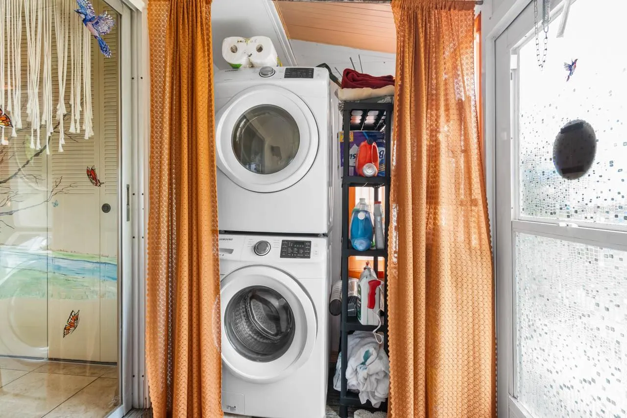 Laundry in Lanai