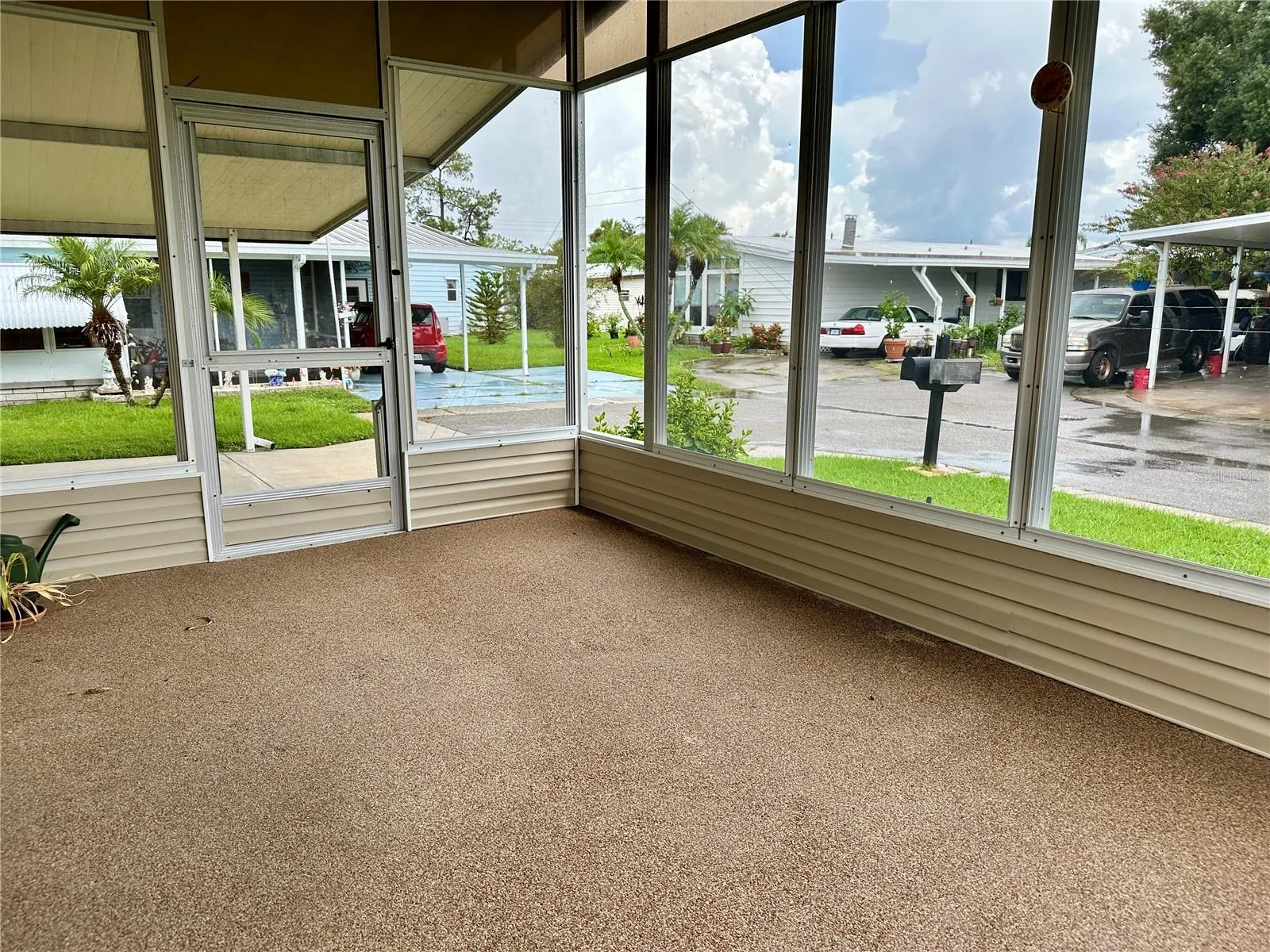 Screened Huge Patio