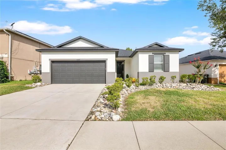 13547 Pitanga-Front of home