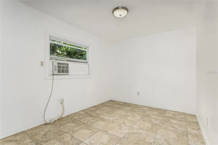 Second bedroom.