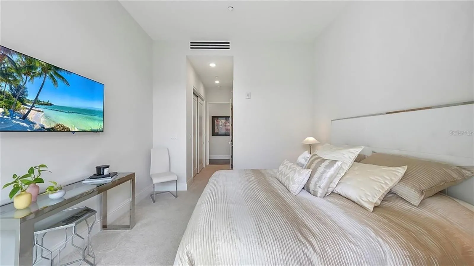 2nd bedroom previously furnished