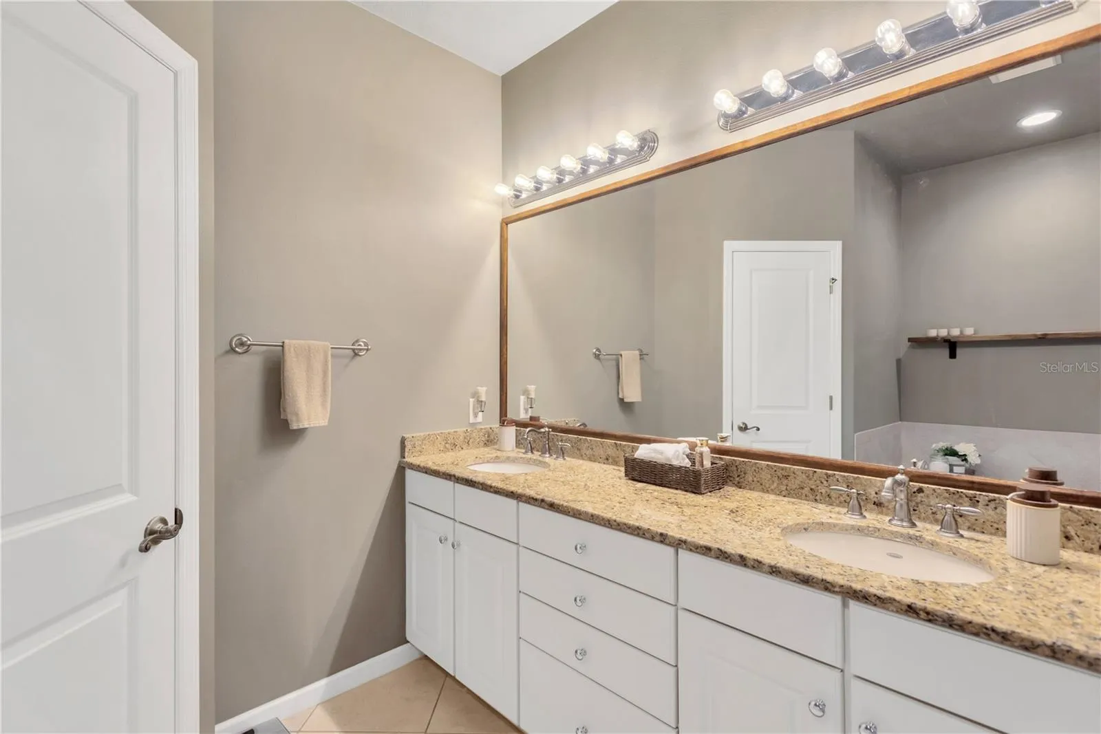 MASTER BEDROOM BATH