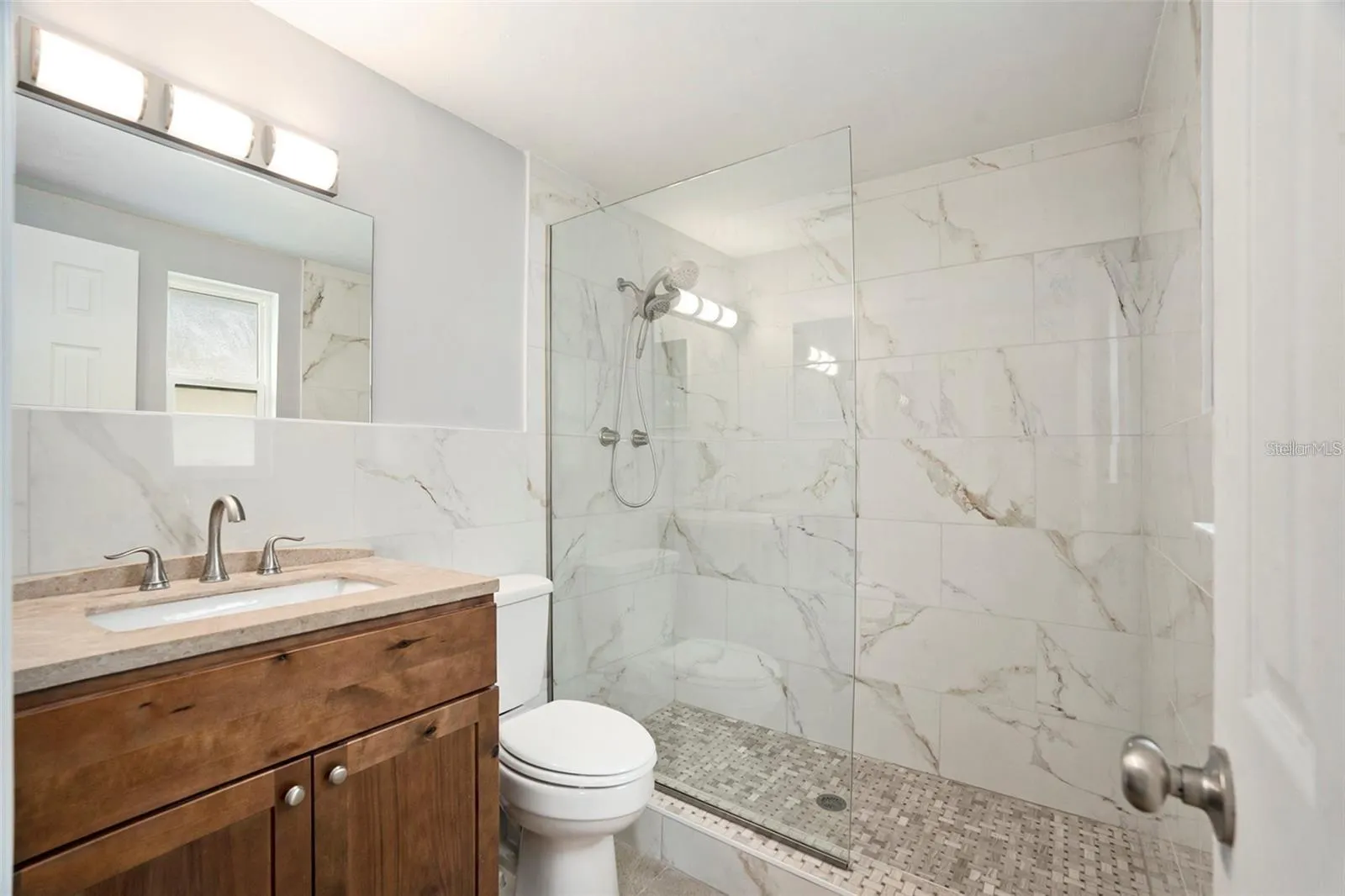 Primary En Suite Bathroom
