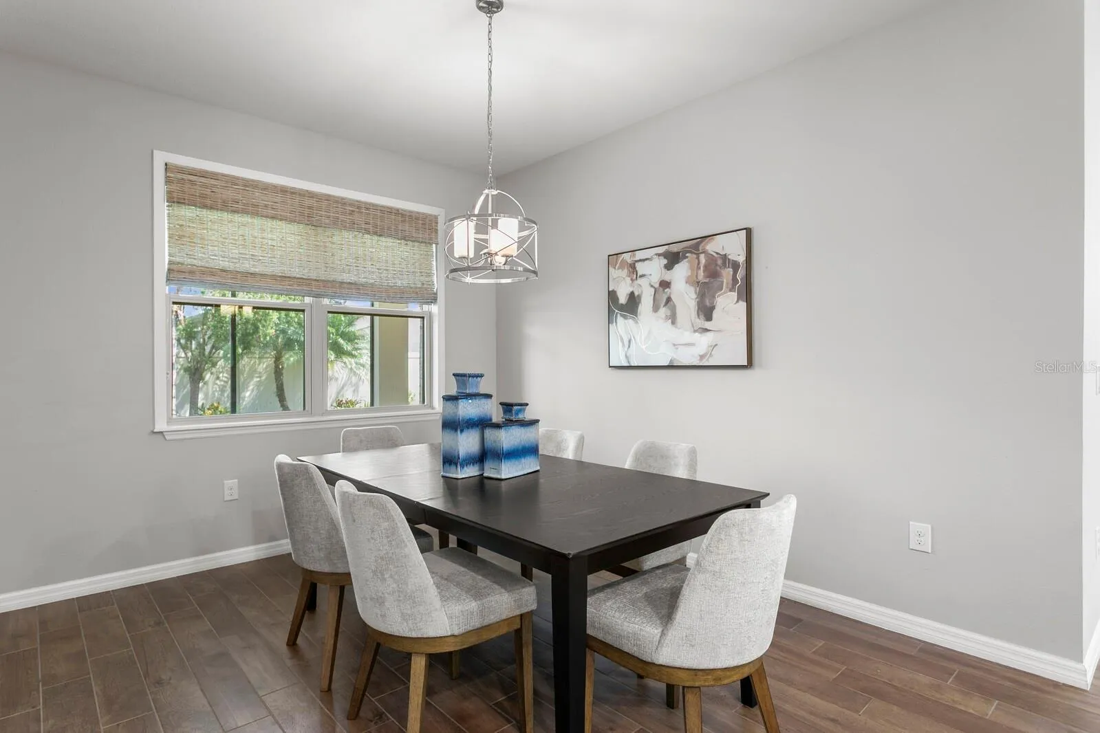 Dining area off kitchen