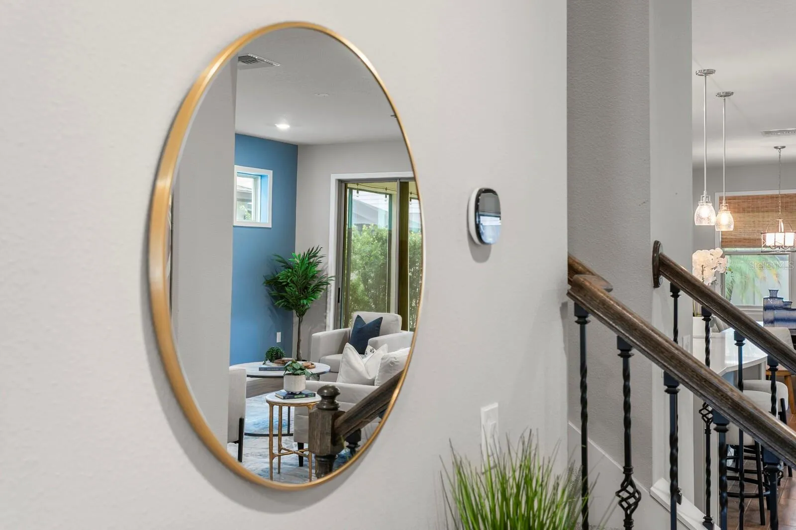 Neutral colors throughout