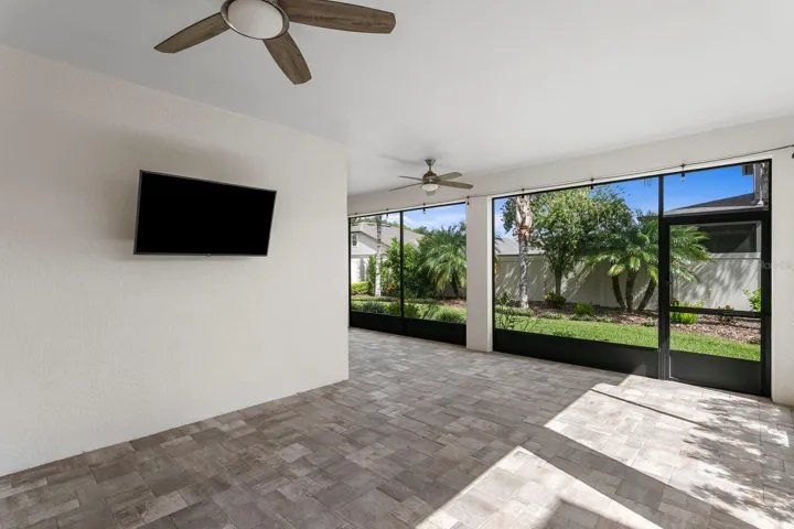 Oversized lanai with brick pavers