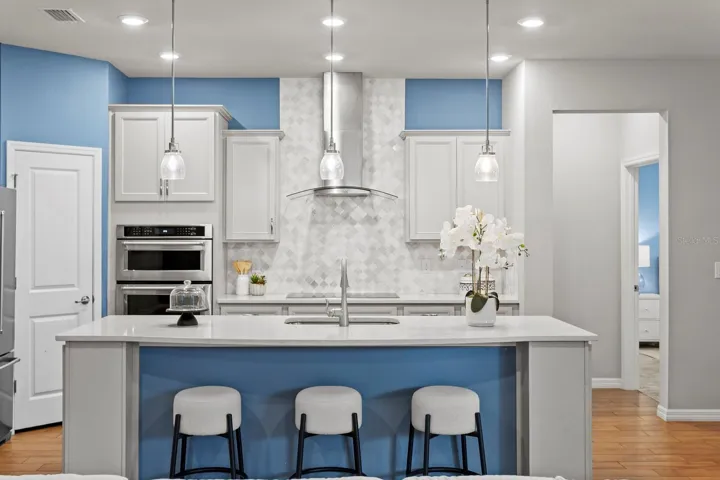 Large breakfast bar
