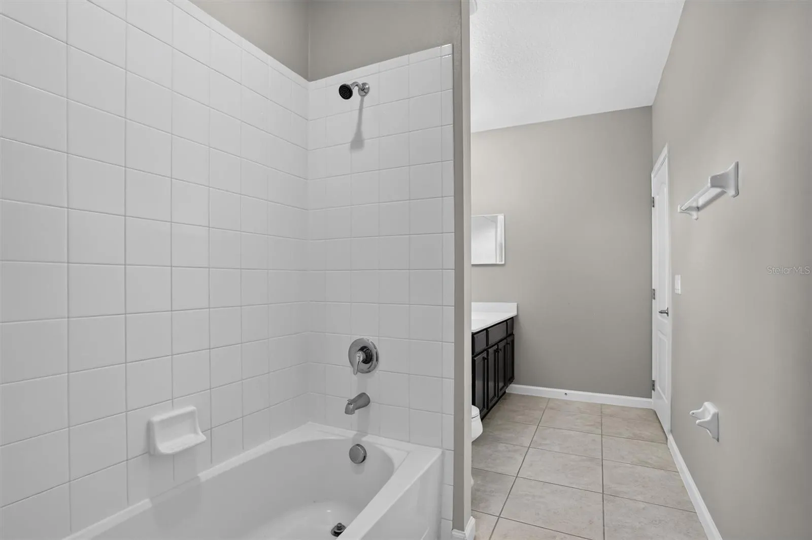 Bathroom 4 (downstairs)