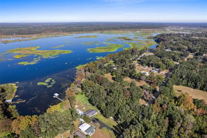 320 Feet on Unspoiled Lake Rousseau