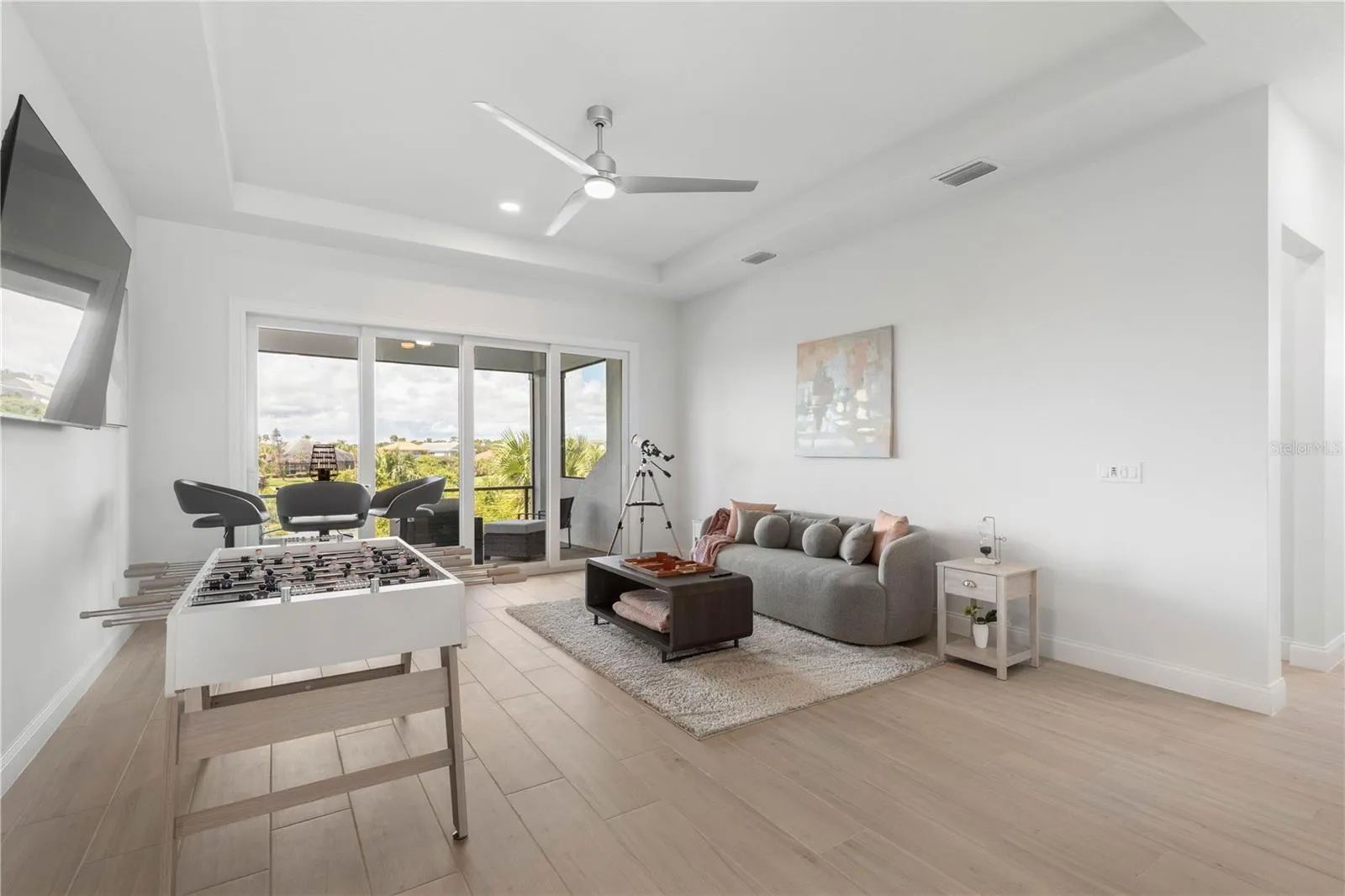 Open Loft with balcony