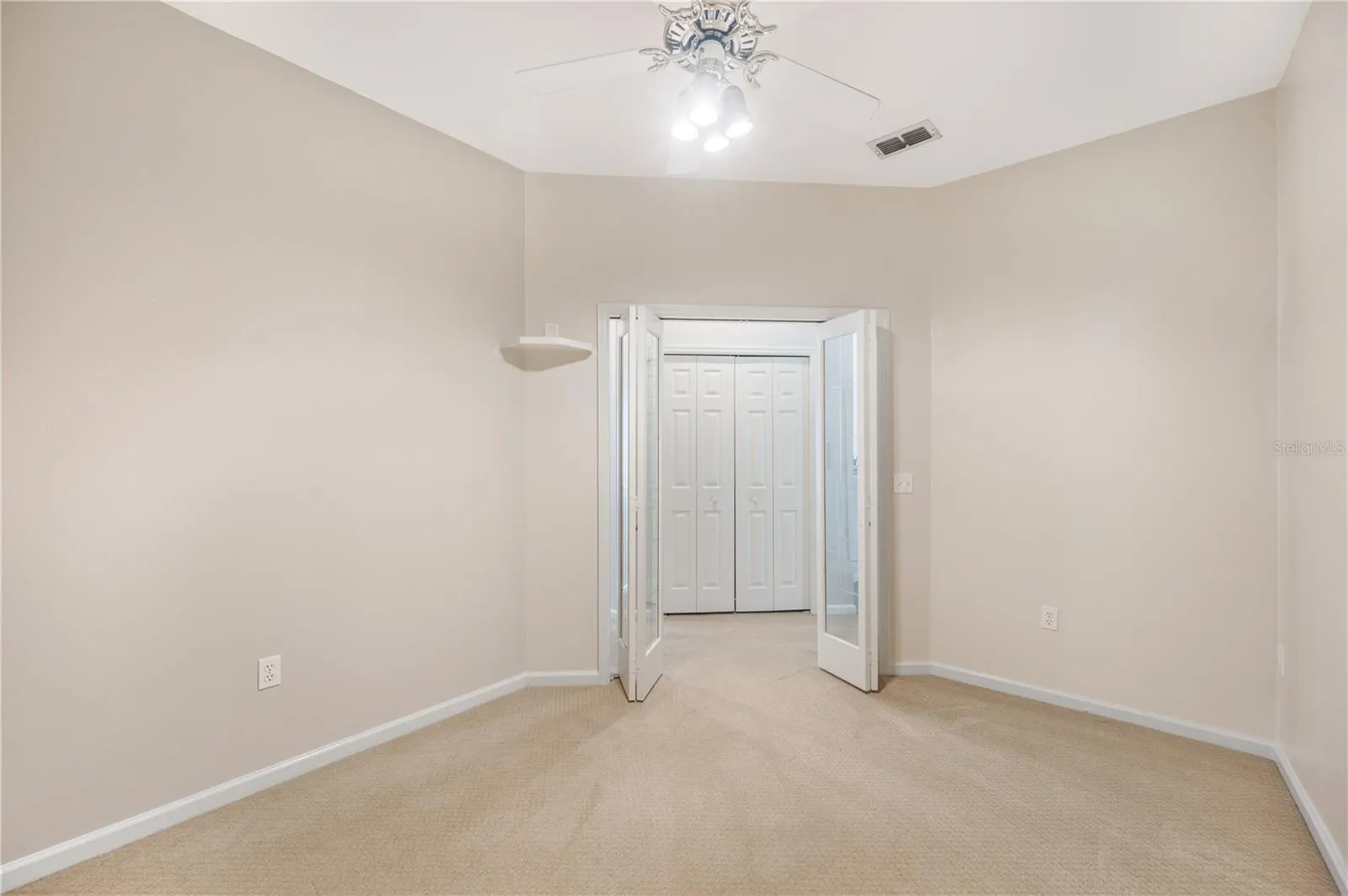 Den/Bonus Room
