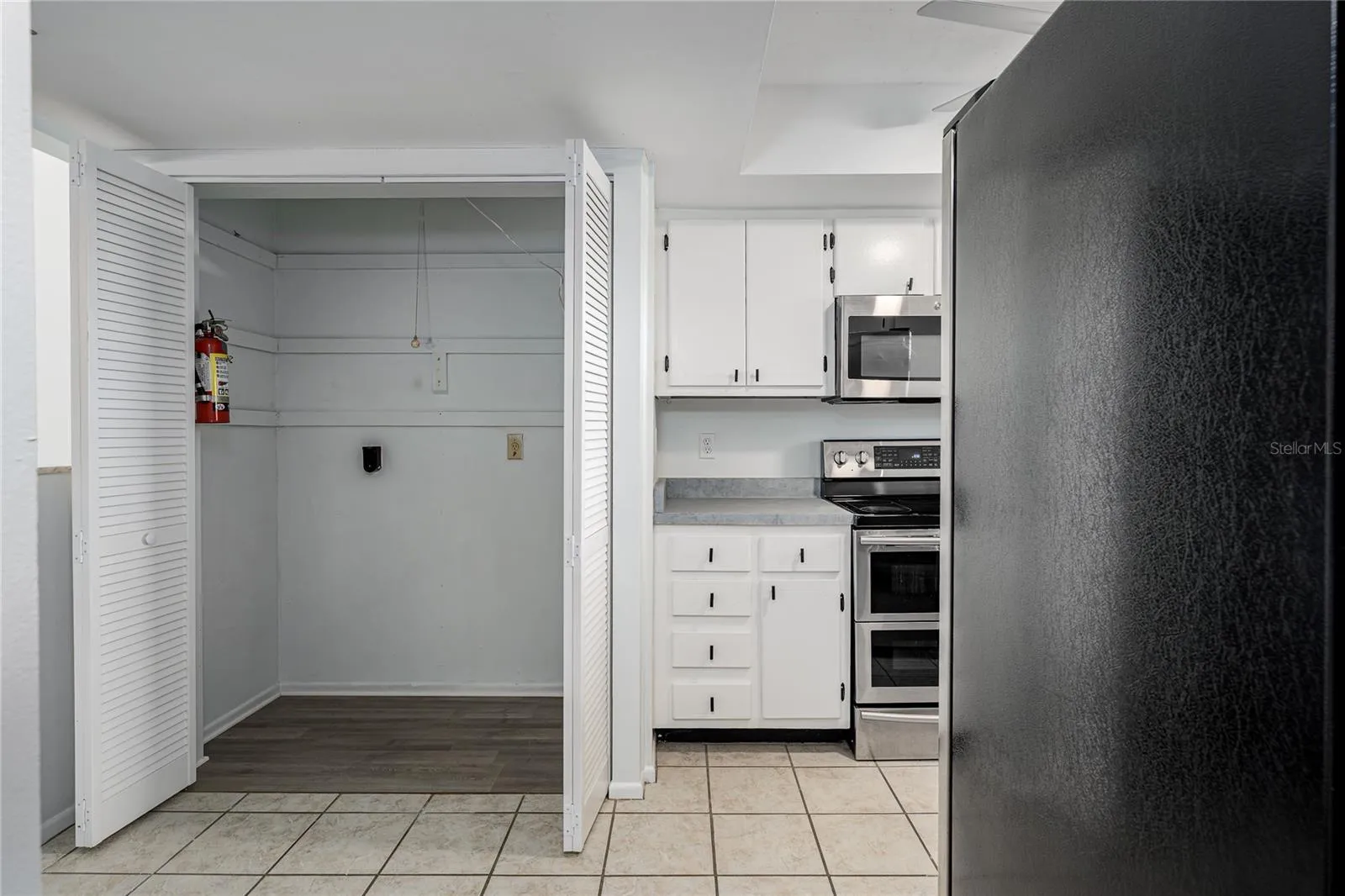 Laundry Closet - Kitchen