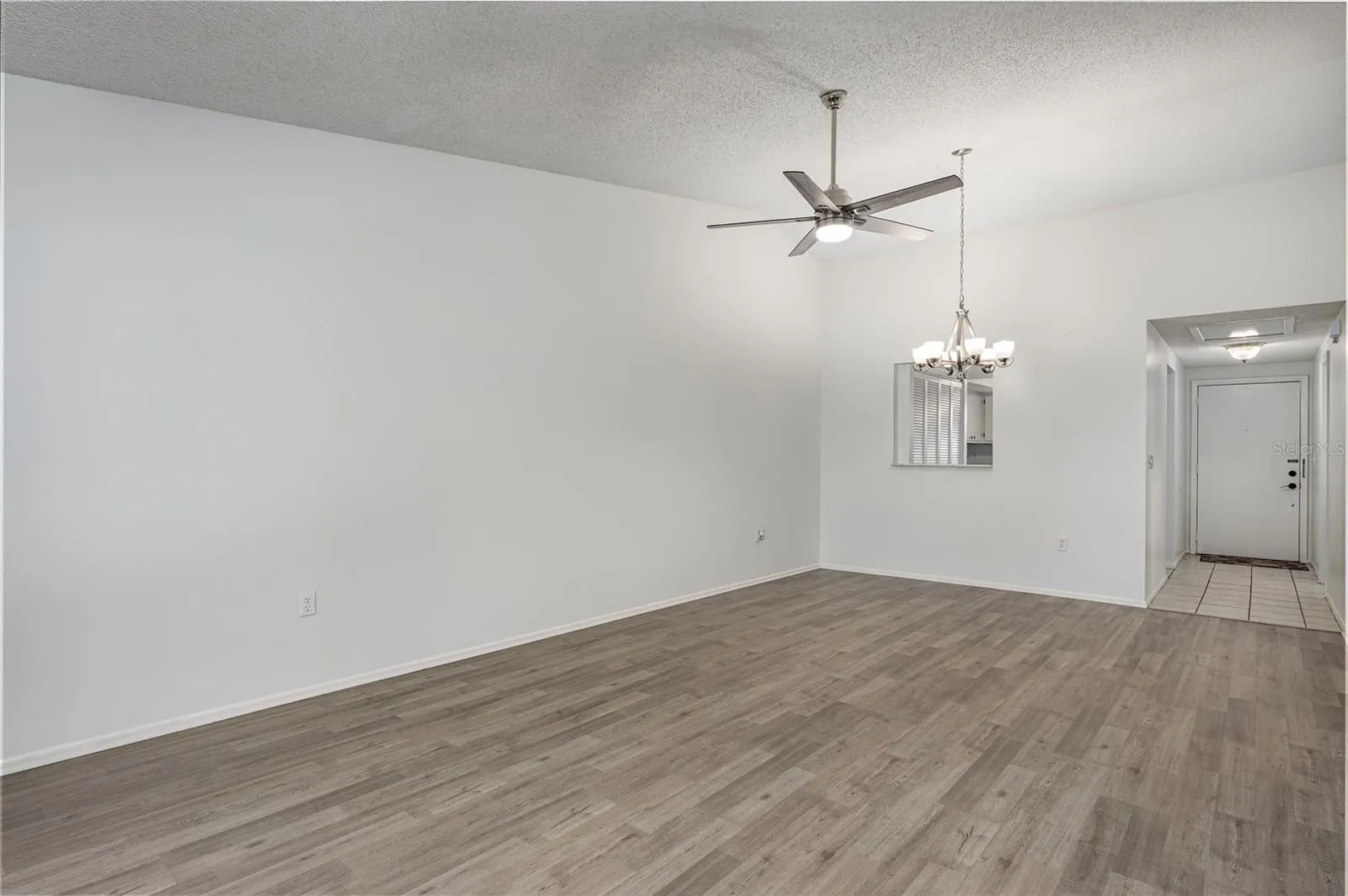 Living Room - Dinning