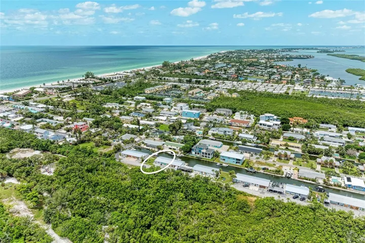 Imagine living on the canal, boating out to Sarasota Bay, and having the Gulf beaches just minutes away.