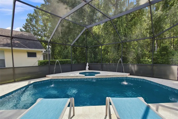 Heated, Salt water pool &amp; Spa