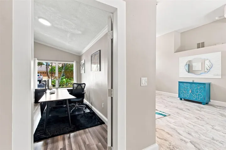 Bonus room (leads in from garage)