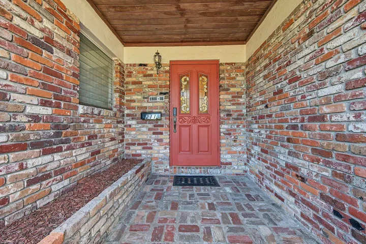 Entry way