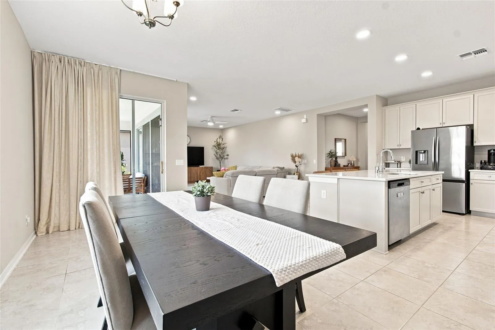 Dining area that comfortably fits an eight-seater