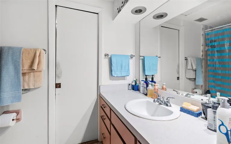 jack and Jill bathroom between bedrooms 2 and 3