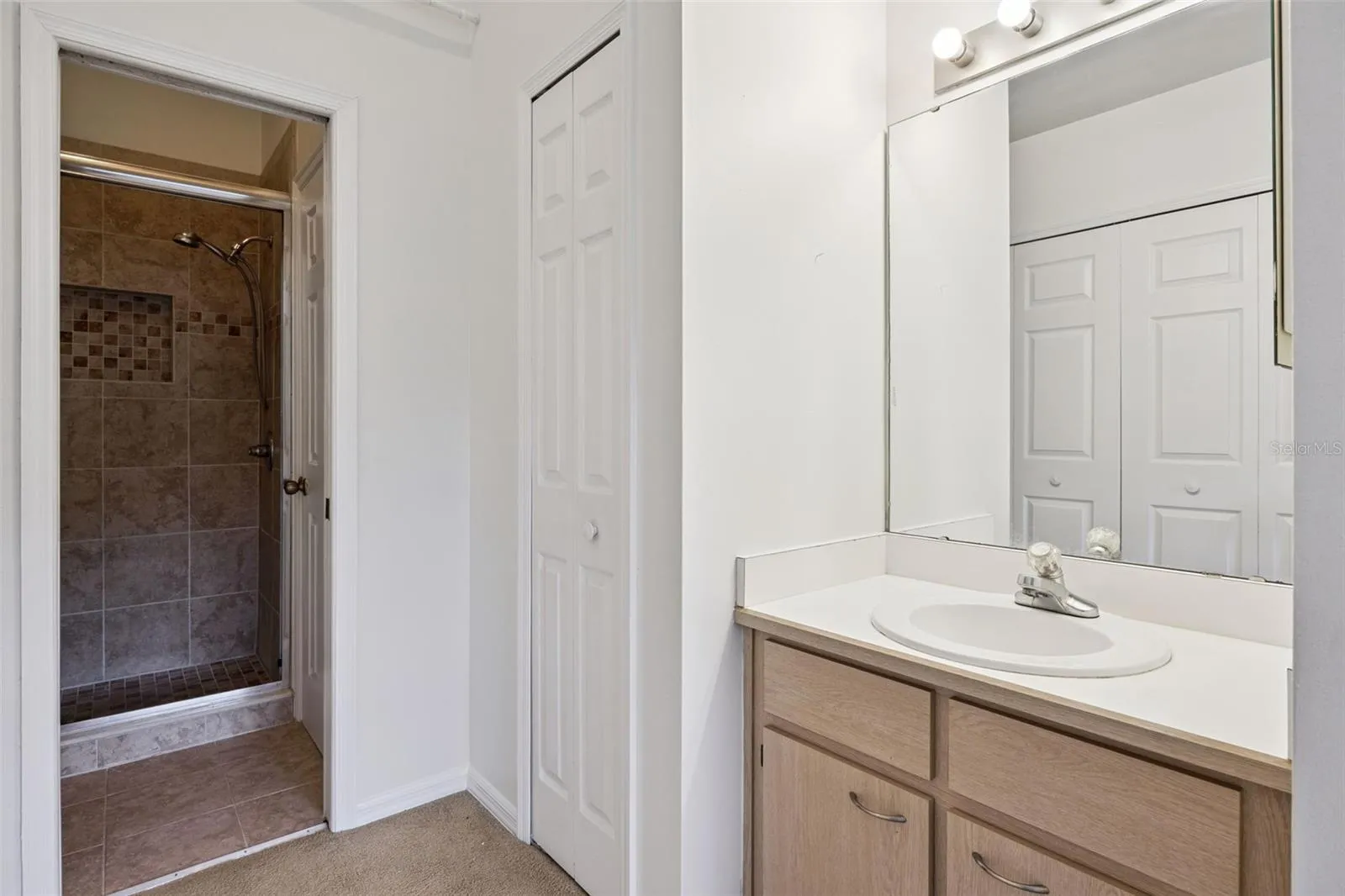 Upstairs vanity 1 with dual access