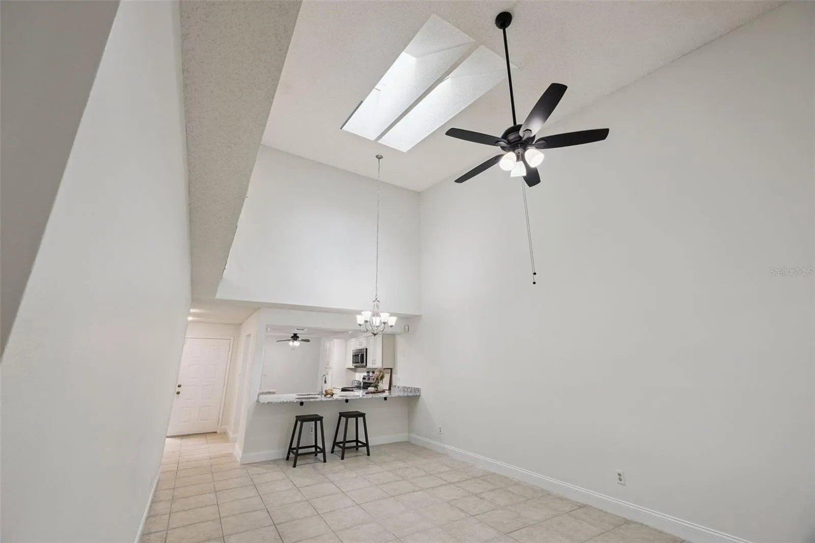 Living room high ceilings/sky light