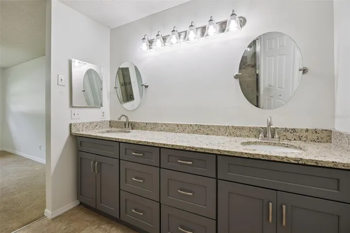 Primary bedroom Dual sink/vanity
