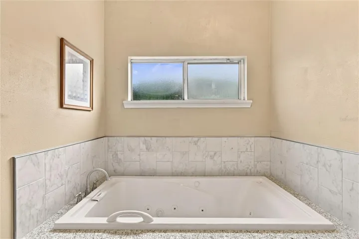 Primary Jetted Tub