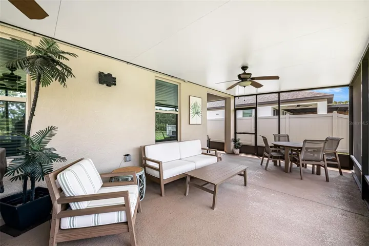 Rear enclosed/screened patio