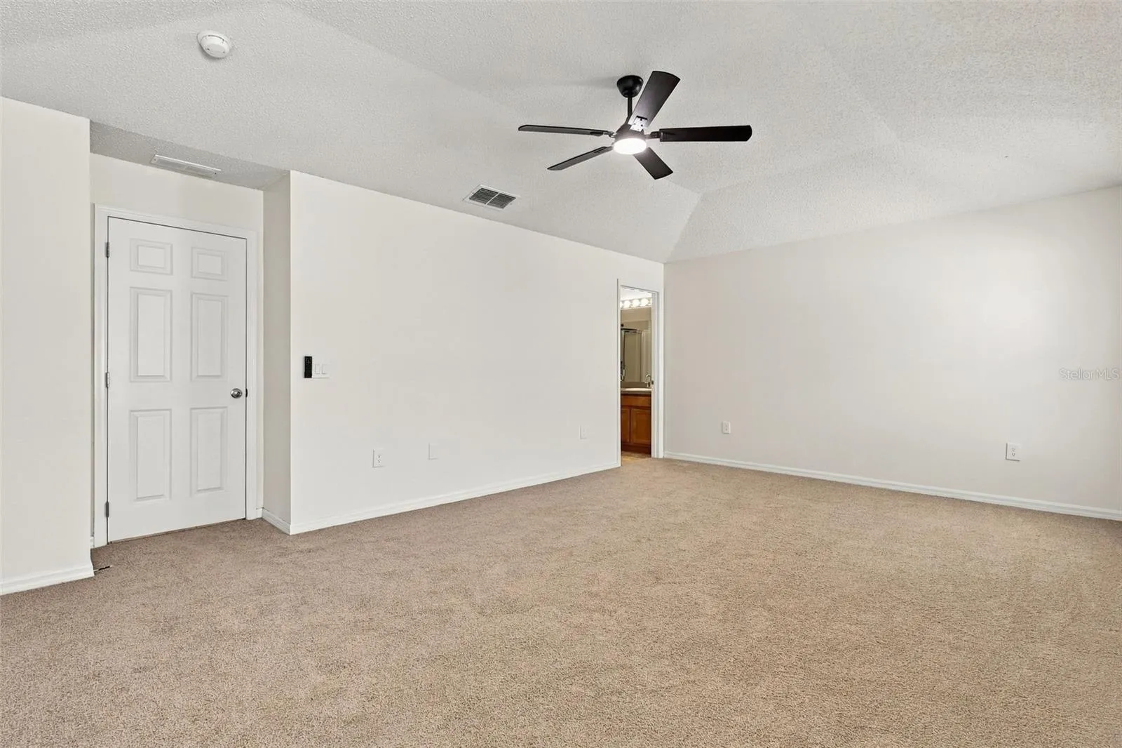 Primary Suite - Bedroom