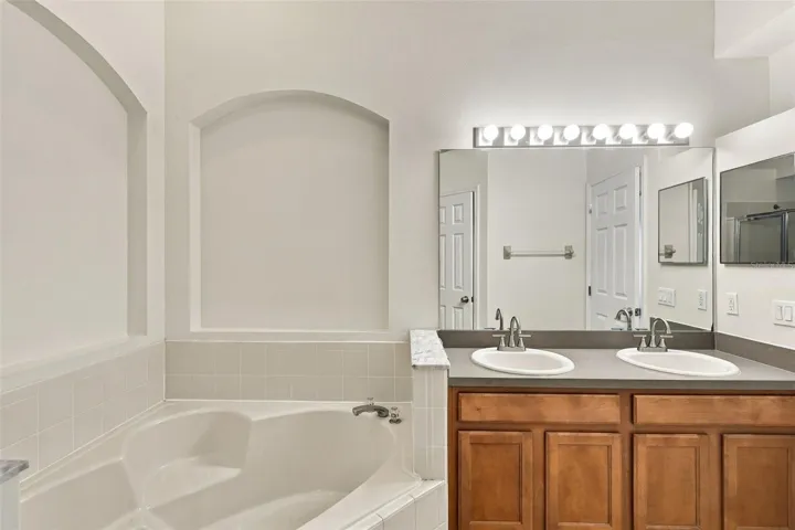 Primary Suite - Bathroom