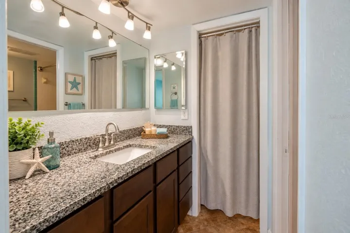 digitally stagedBathroom 2