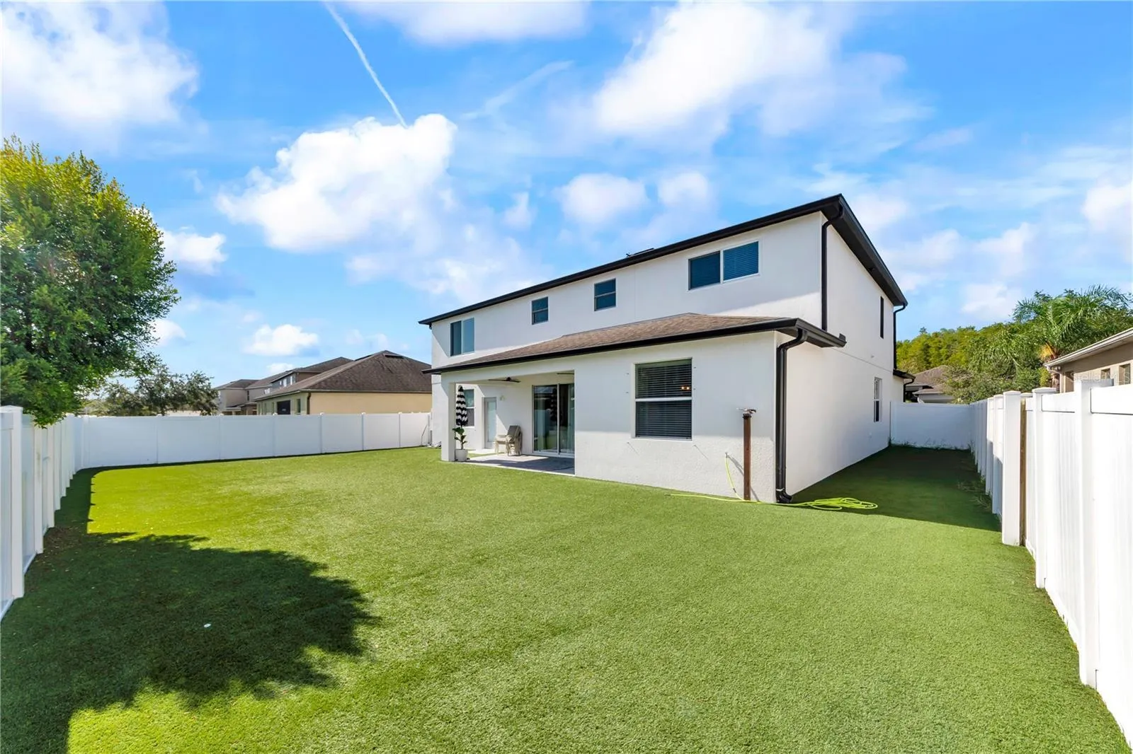 artificial turf backyard