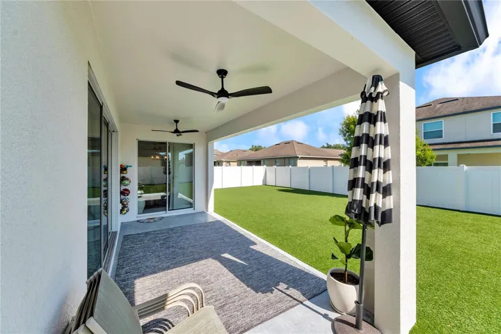Lanai with ceiling fans