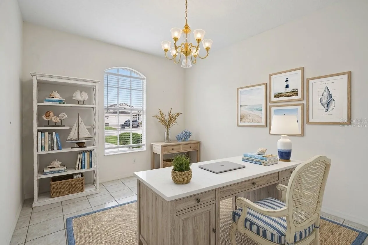 VIRTUALLY STAGED OFFICE