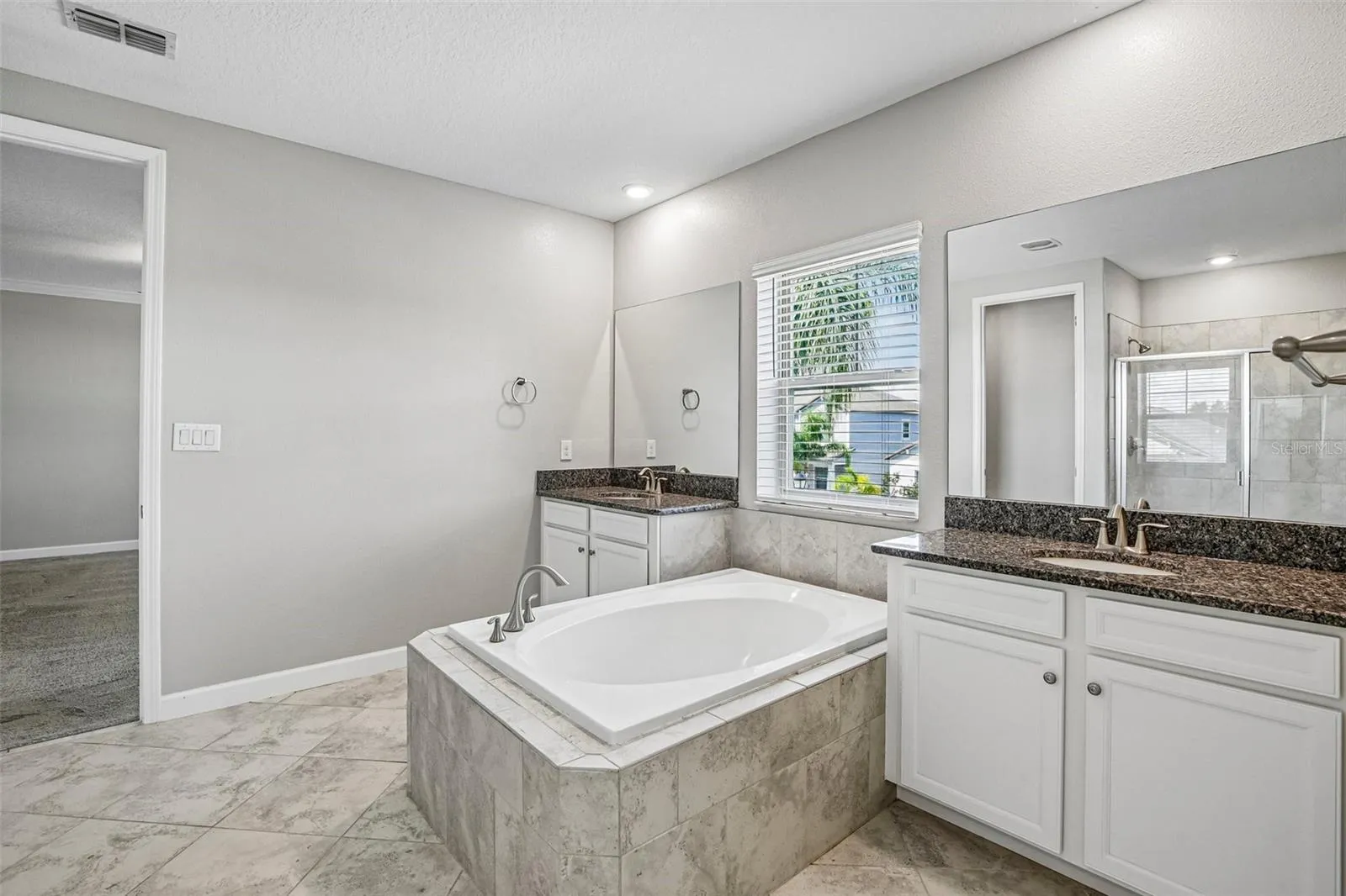 PRIMARY EN SUITE