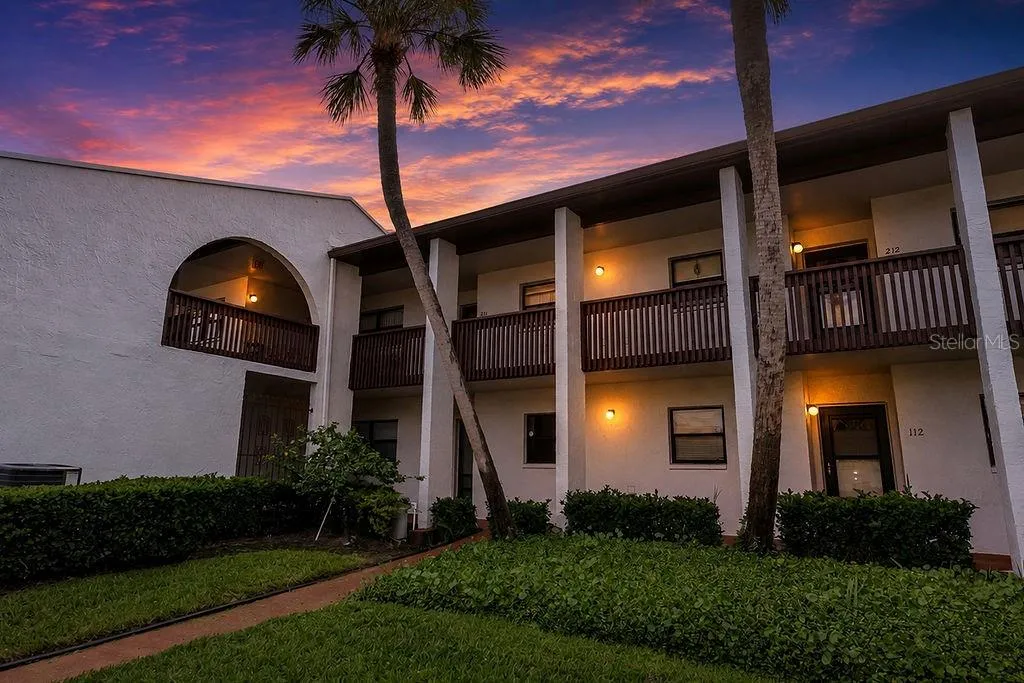 Exterior twilight. Virtual twilight.